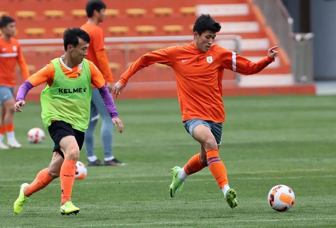 爱游戏体育客户端-北京首钢男篮外援陆续到位