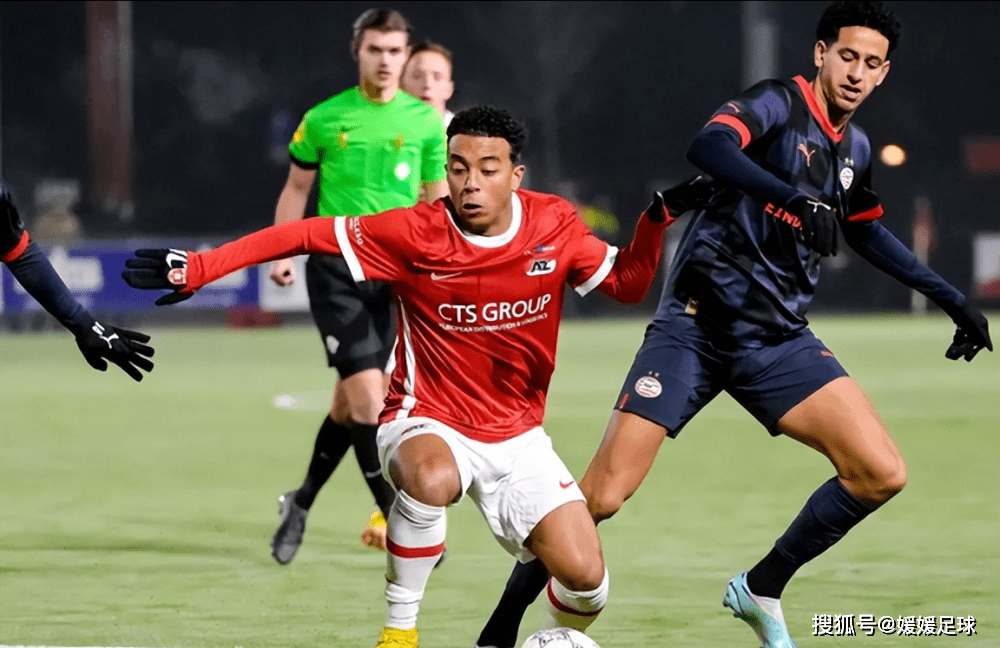 爱游戏体育客户端-费耶诺德主场碾压海伦芬